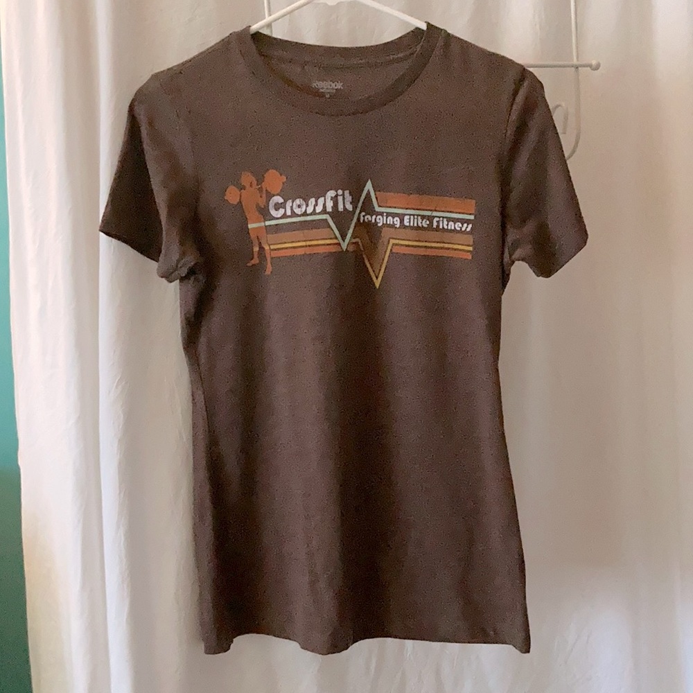 Womens size Medium Reebok T-Shirt Brown